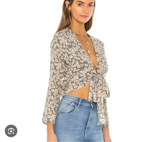 Rolla’s Delilah Daisies Blouse in Navy Blue Size Small - Picture 2 of 7